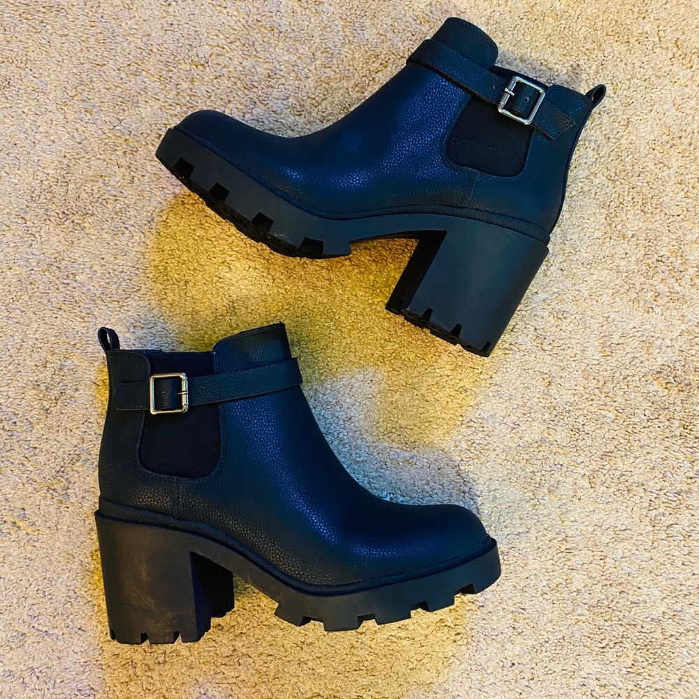 🖤Mix No. 6 platform boots!🖤